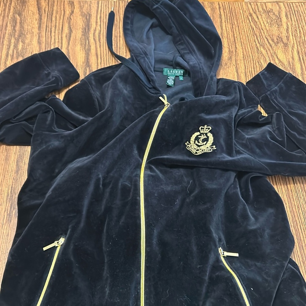 Gorgeous EUC 2 piece Ralph Lauren Outfit.